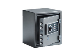 Seifi un naudas lādes  